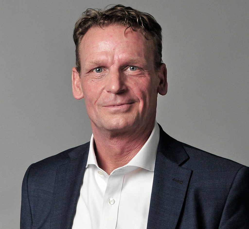 RA Haensler, Handy am Steuer